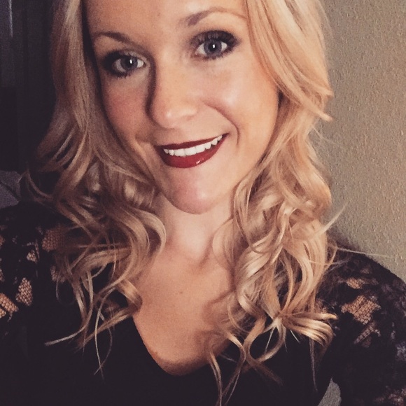 Meet your Posher, Krista - Picture 1 of 1