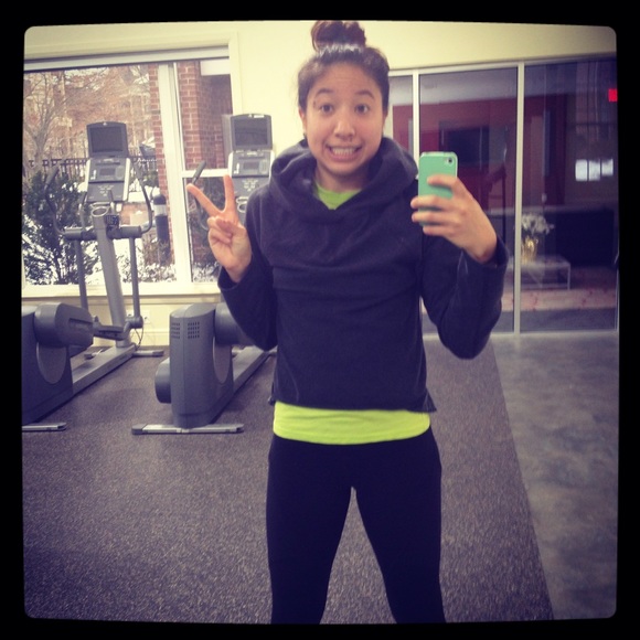 Lululemon Pull Me Over Hoodie - Picture 4 of 4