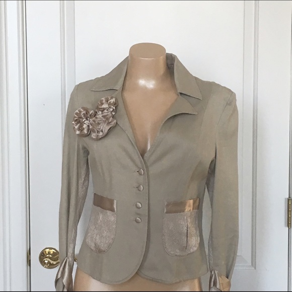 Blazer - Picture 1 of 2