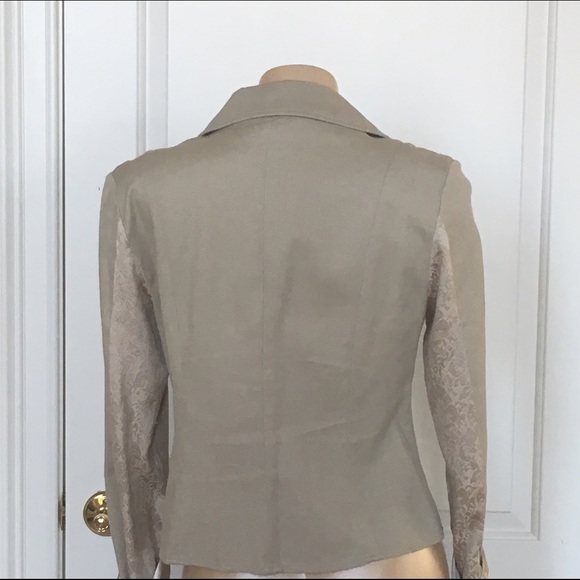 Blazer - Picture 2 of 2