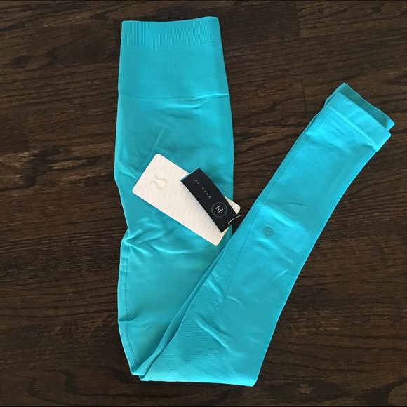 SOLD!💠Lululemon Zone In Tight - Picture 2 of 4