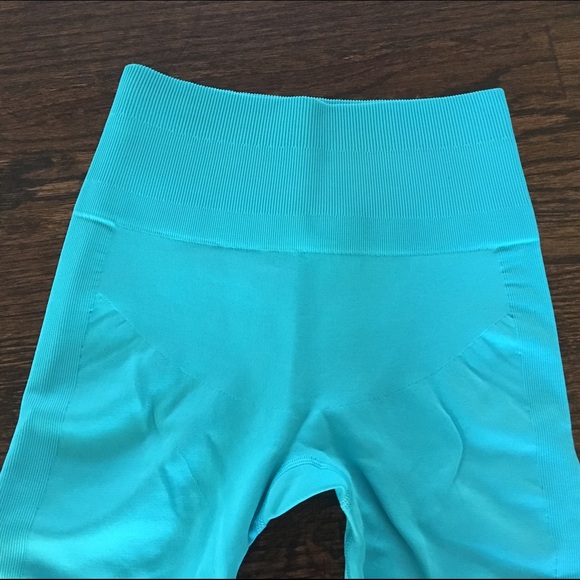 SOLD!💠Lululemon Zone In Tight - Picture 4 of 4