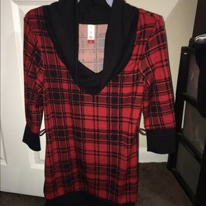 Red Plaid Quarter Length Shirt