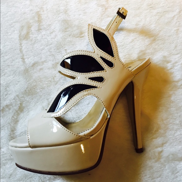 Very sophistiqueted sandals