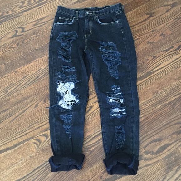 LF CARMAR BLACK BOYFRIEND JEANS W LACE DETAIL