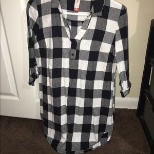 *SOLD*Black and White Plaid Collared Shirt