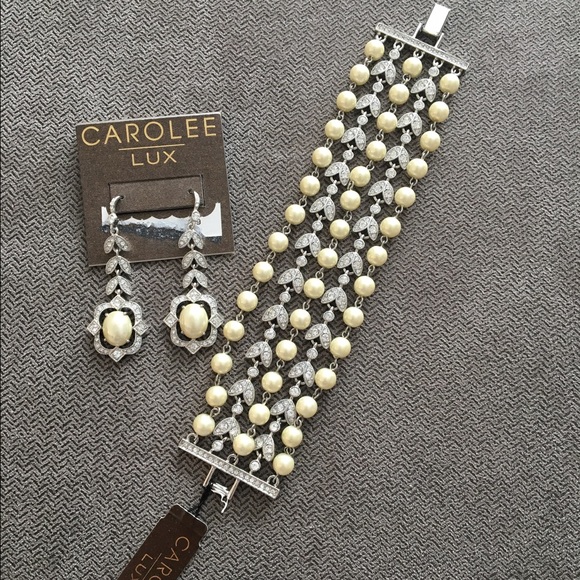 Gorgeous Pearl Earring and Bracelet Set!! - Picture 1 of 3
