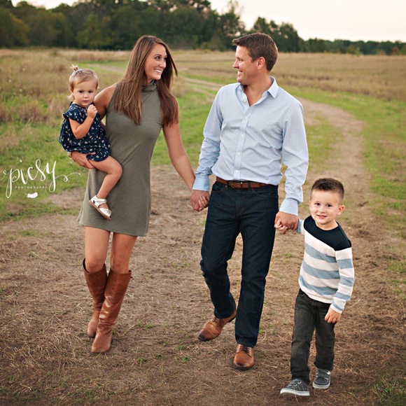 Meet your posher!! - Picture 2 of 4