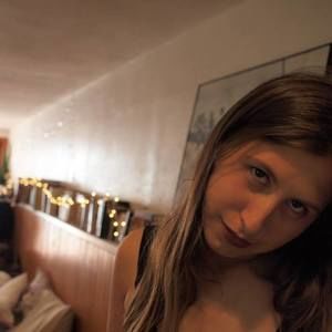 Meet your Posher, Ariella