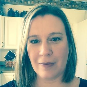 Meet your Posher, Connie