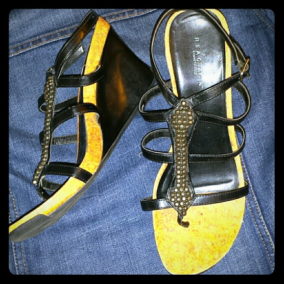 Reaction Kenneth Cole black wedges size 9m
