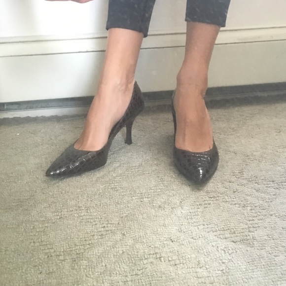 Joan & David Brown patent leather heels size 9