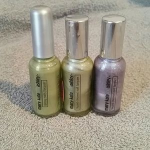 3 Mary-Kate and Ashley Nail Polishes