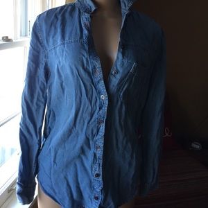 Anthropologie top Holding Horses Anthropologie top Holding Horses