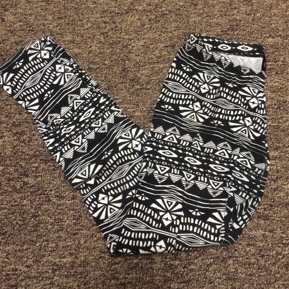 Rue 21 tribal leggings