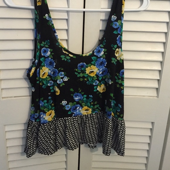 Cute crop top !!