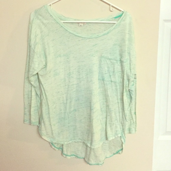 GAP Tops - Light green high low top
