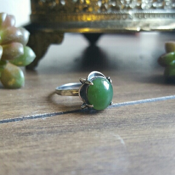 Jade Ring - Picture 1 of 2