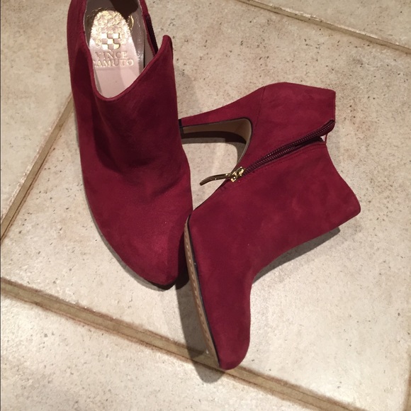 Vince Camuto heels size 6