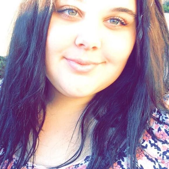 Meet your Posher, Estee