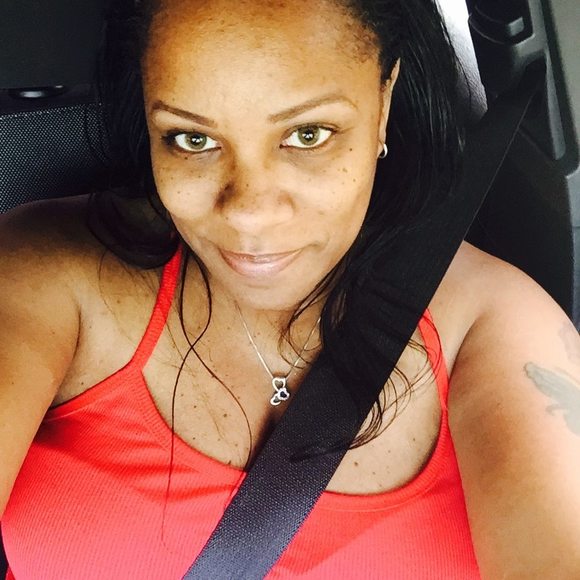 Meet your Posher, Danyelle - Picture 1 of 1