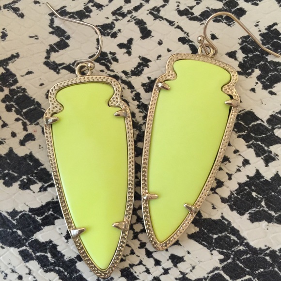 kendra scott neon yellow skylar earrings