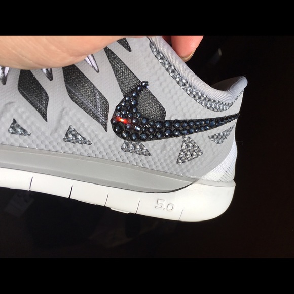 🚫 SOLD 🚫Nike free 5.0 new in box with Swarovski - Picture 2 of 3