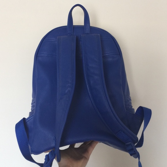 Backpack - Picture 2 of 4