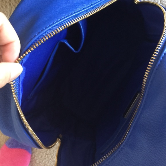 Backpack - Picture 3 of 4