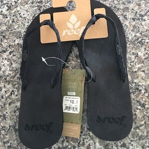 NWT Reef Flip flops
