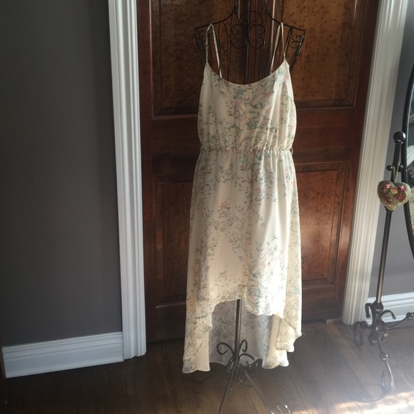Love 21 Dresses & Skirts - Floral Dress with spaghetti straps