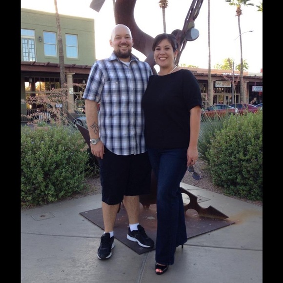 Hello, my name is Nichole. Let's make some deals. - Picture 5 of 5