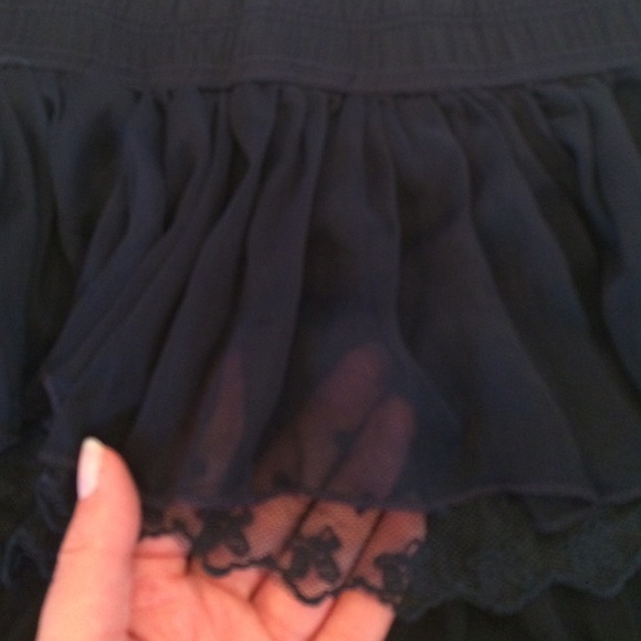 Navy blue lace and sheer ruffled miniskirt - Picture 2 of 2