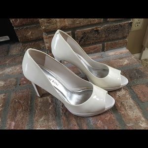 Gianni bini peep toe pump