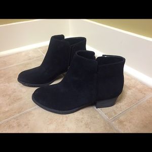Jessica Simpson flat booties