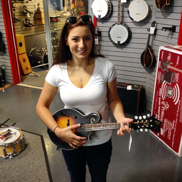 Meet your Posher, Brandy - Picture 2 of 3