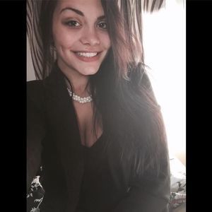 Meet your Posher, Kayla