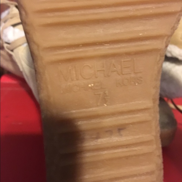 Michael Kors - Picture 2 of 2