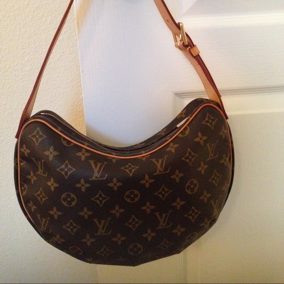 🚫SOLD🚫Authentic Louis Vuitton Croissant Bag - Picture 2 of 4
