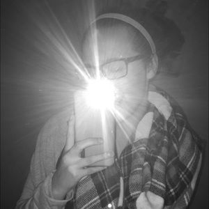 Meet your Posher, Cecily