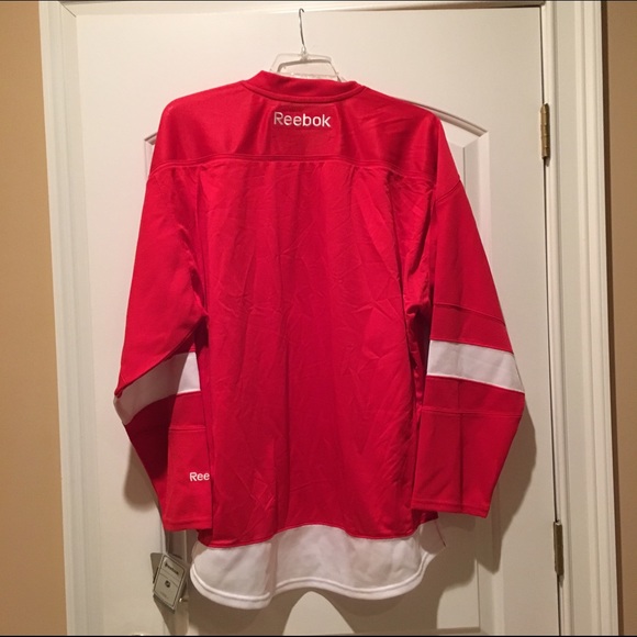 Detroit Red Wings Jersey. (Men's) - Picture 2 of 4