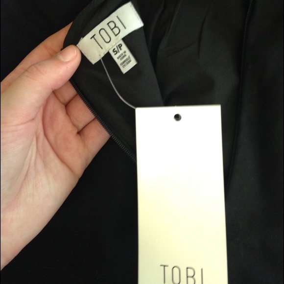Got A Point black Tobi romper - Picture 3 of 3