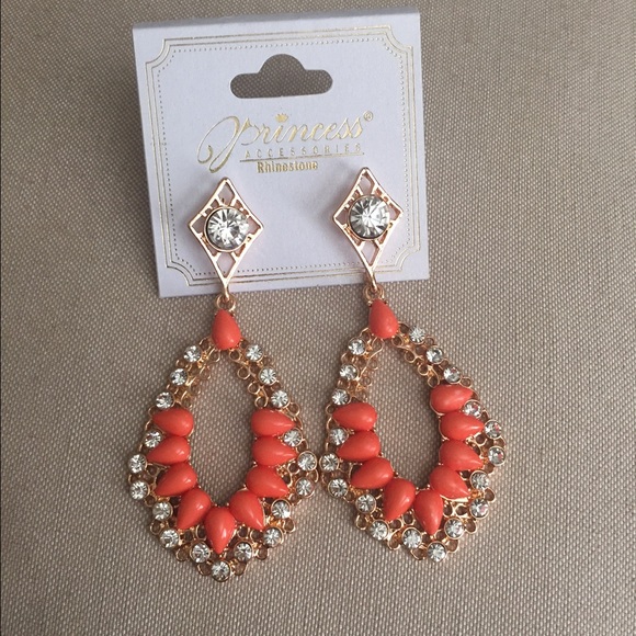 ❗️SOLD❗️Earring Bundle - Picture 2 of 4