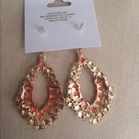 ❗️SOLD❗️Earring Bundle - Picture 4 of 4