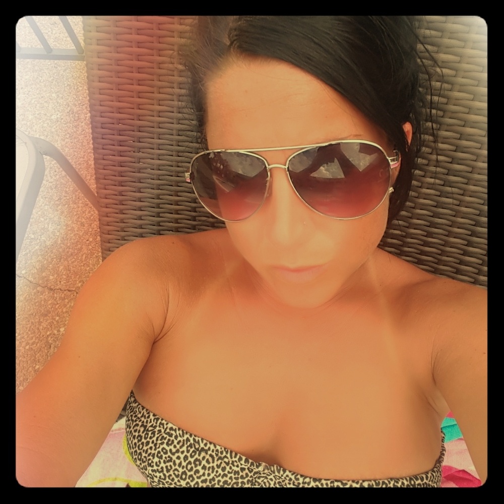 Meet your Posher, Sheena