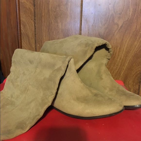 Boots - Picture 2 of 2