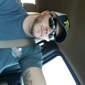 Meet your Posher, Dustin
