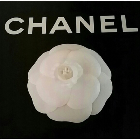 CHANEL White Camillia Flower Authentic - Picture 2 of 4