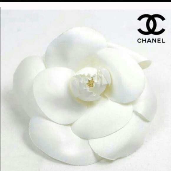 CHANEL White Camillia Flower Authentic - Picture 3 of 4