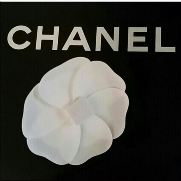 CHANEL White Camillia Flower Authentic - Picture 4 of 4